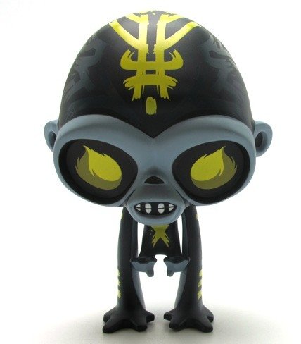 Chaos Series X 3 figure by Bunka, produced by Artoyz Originals. Front view.