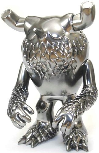 Musyubel - Chrome  figure by Kaijin. Front view.