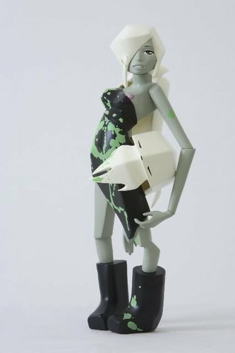 Skullskin figure by Ajee, produced by Bonustoyz. Front view.