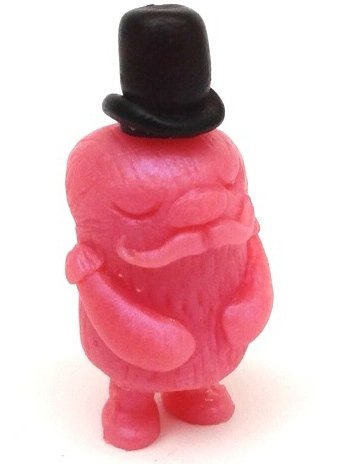 UME Toys x H.U.S.T.L.E: Martin Hairy Bottom figure by Ume Toys (Richard Page), produced by Man-E Toys. Front view.