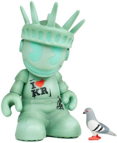 New York Bot figure by Jeremy Madl (Mad), produced by Kidrobot. Front view.