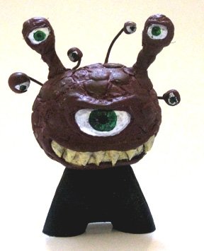 Beholder 3 Dunny figure by Weird Force One. Front view.