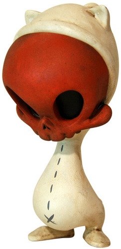 Mini Skelve - Red Death Masao  figure by Brandt Peters X Kathie Olivas, produced by Circus Posterus. Front view.