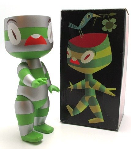Alphabeast: Calli Silver figure by Tim Biskup, produced by Flopdoodle. Front view.