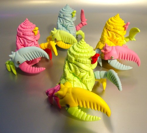 King Jinx - Mixed Parts figure by Paul Kaiju. Front view.