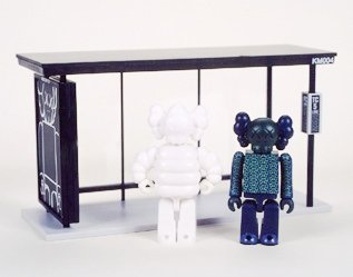 KAWS Bus Stop Kubrick - Set 4 figure by Kaws, produced by Medicom Toy. Front view.