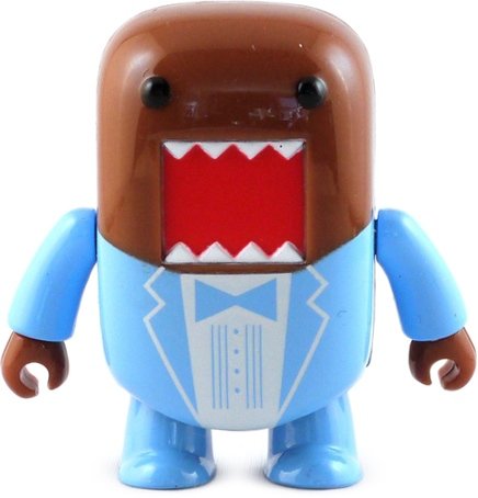 Blue Suit Domo Qee figure by Dark Horse Comics, produced by Toy2R. Front view.