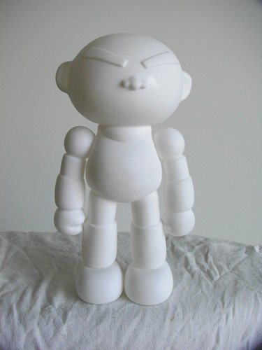 JUDASZ  figure by Judas Arrieta. Front view.