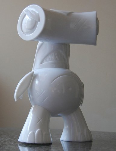 Hammerhead - All White Version figure by Joe Ledbetter, produced by Wonderwall. Front view.