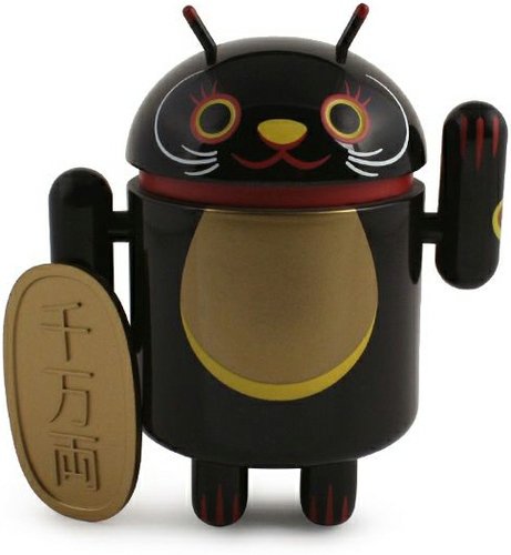 Android Lucky Cat figure by Mr. Shane Jessup, produced by Dyzplastic. Front view.