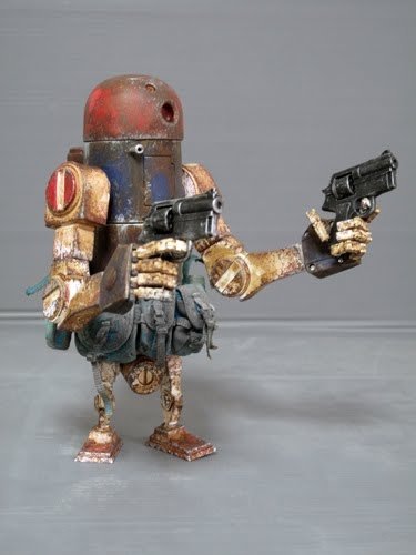 Hatchery Guard Bertie Mk 2 figure by Ashley Wood, produced by Threea. Front view.