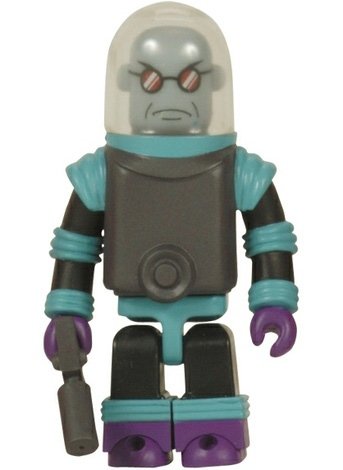 Mr.Freeze Kubrick 100% figure by Dc Comics, produced by Medicom Toy. Front view.