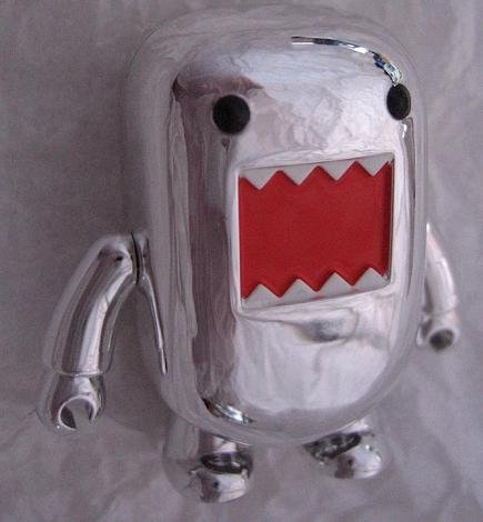 Domo Qee S1 Chrome/Silver figure by Toy2R, produced by Toy2R. Front view.
