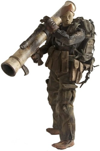 Heavy Nasu - 3AA Exclusive figure by Ashley Wood, produced by Threea. Front view.