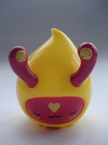 Rhubarb & Custard Droplet figure by Gavin Strange, produced by Crazylabel. Front view.