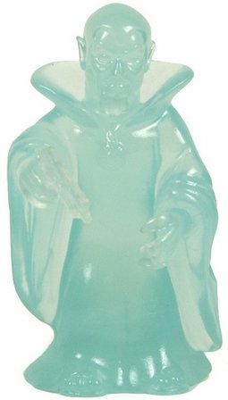 Vicar - Apparition, MyPlasticHeart Exclusive figure by David Healey, produced by Healeymade. Front view.