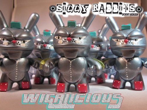Silly Rabbits (Robo) figure by Shawn Wigs. Front view.
