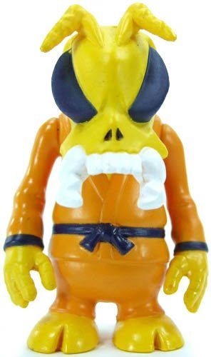 Dragon Skull Bee figure by Secret Base, produced by Secret Base. Front view.