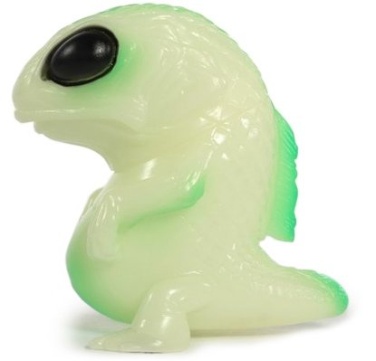 Snybora - SDCC GID Green figure by Chris Ryniak, produced by Squibbles Ink & Rotofugi. Front view.