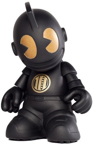 Bots - Kidrobot 10th Anniversary figure by Tristan Eaton, produced by Kidrobot. Front view.