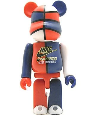 Be@r Force One Be@rbrick 100% - Ol Glory figure by Nike, produced by Medicom Toy. Front view.