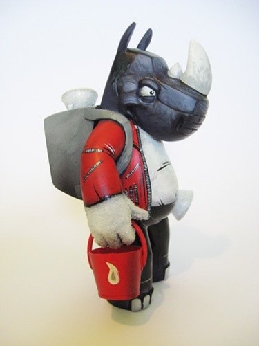 MJ Rumpus (Michael Jackson) figure by Scribe, produced by Cardboard Spaceship. Side view.