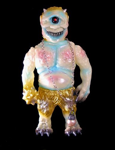 Ollie - Atlantis figure by Lash, produced by Mutant Vinyl Hardcore. Front view.