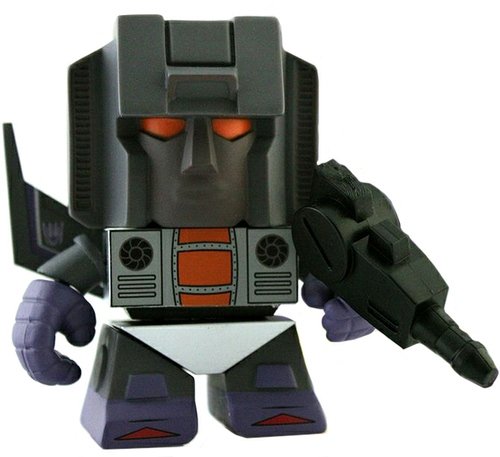 Transformers Mini Figure Series 2 - Skywarp figure by Les Schettkoe, produced by The Loyal Subjects. Front view.