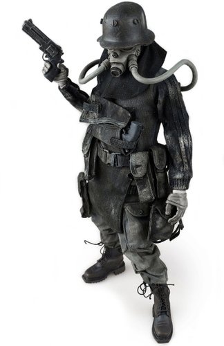 Sombre De Plume figure by Ashley Wood, produced by Threea. Front view.