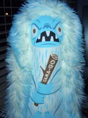 Gama Go Yeti figure by Tim Biskup, produced by Circus Punks. Front view.