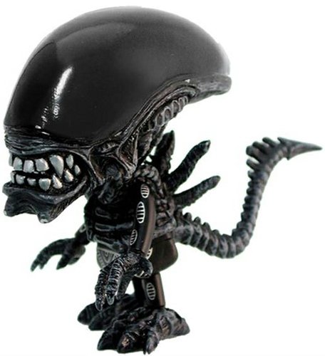 Alien Warrior figure, produced by Hot Toys. Front view.