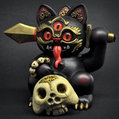 Mahakala Misfortune Cat figure by Andrew Bell, produced by Playge. Front view.
