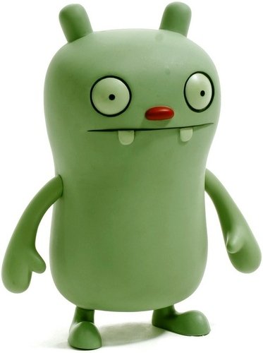 Jeero figure by David Horvath, produced by Critterbox. Front view.