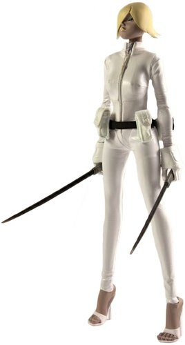 Odayaka Na Itami figure by Ashley Wood, produced by Threea. Front view.
