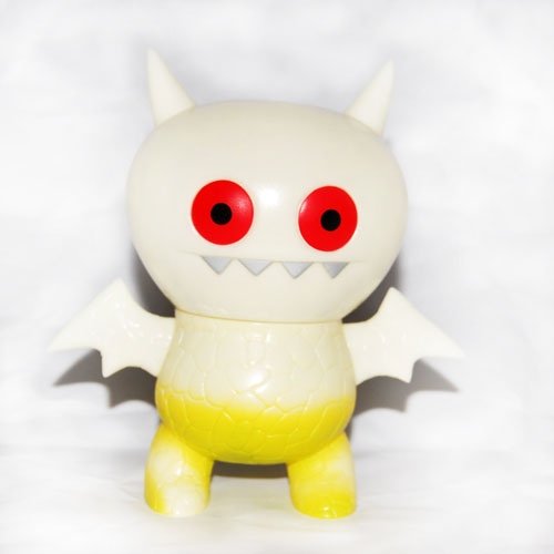 Ice Bat Kaiju - GID figure by David Horvath, produced by Intheyellow. Front view.