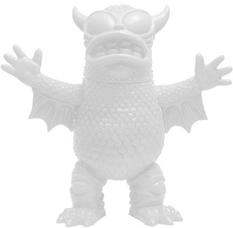 Real Fighting Greasebat - Albino figure by Jeff Lamm, produced by Monster Worship. Front view.