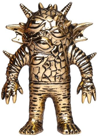 Neo Eyezon Metal Kaiju - Gold figure by Mark Nagata, produced by Toy Art Gallery . Front view.