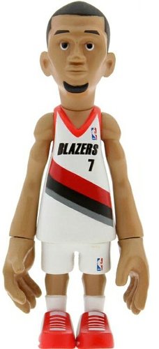 Brandon Roy - White figure by Coolrain, produced by Mindstyle. Front view.