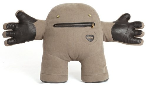 Big Canvas Hug figure by Spencer Hansen, produced by Blamo Toys. Front view.