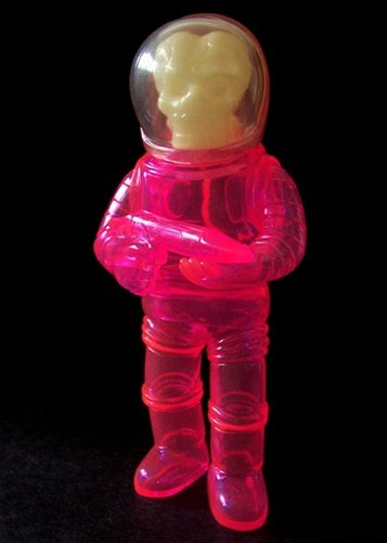 #024 Space Troopers VX - Clear Pink Unpainted / GID head figure, produced by Toygraph. Front view.