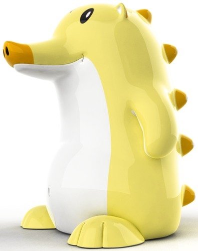 Heathrow the Hedgehog - Lemon  figure by Frank Kozik, produced by Maqet. Front view.