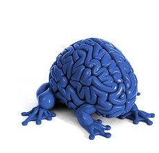 Jumping Brain - Blue Limited Edition figure by Emilio Garcia, produced by Lapolab. Front view.