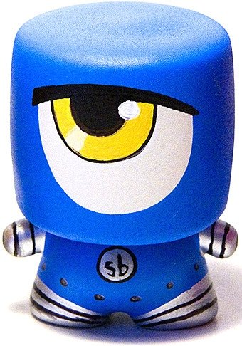 Sketchbot Marshall Blue figure by Steve Talkowski, produced by Rotofugi. Front view.