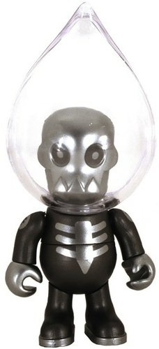 Skllbud 1.9 figure by Ferg, produced by Jamungo. Front view.