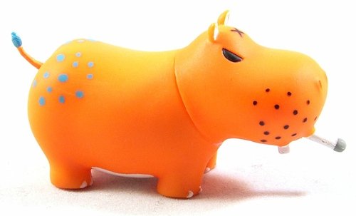 Orange Smoothie Potamus figure by Frank Kozik, produced by Toy2R. Front view.