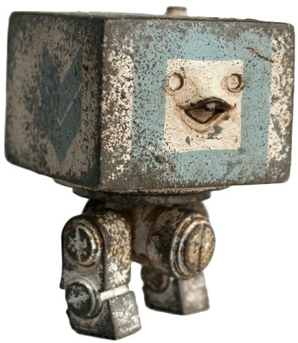 Deep Powder Square figure by Ashley Wood, produced by Threea. Front view.