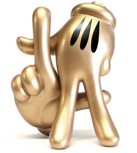 LA Hands - Gold figure by Slick, produced by Dissizit. Front view.