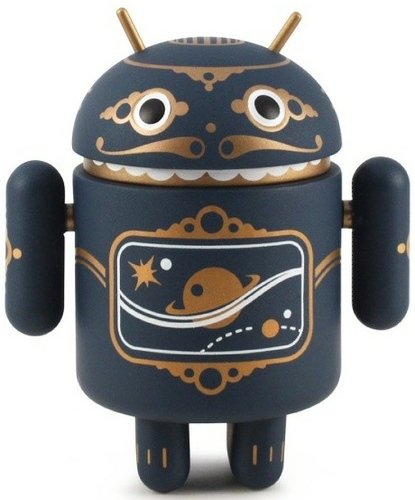 Astronomiton Android figure by Andrew Bell, produced by Dyzplastic. Front view.
