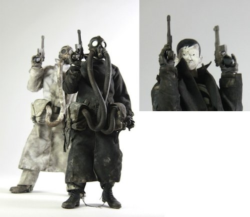 Nightwatch NOM Commander figure by Ashley Wood, produced by Threea. Front view.