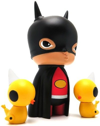 Oliver the Bat Boy figure by Kathie Olivas, produced by Artoyz Originals. Front view.